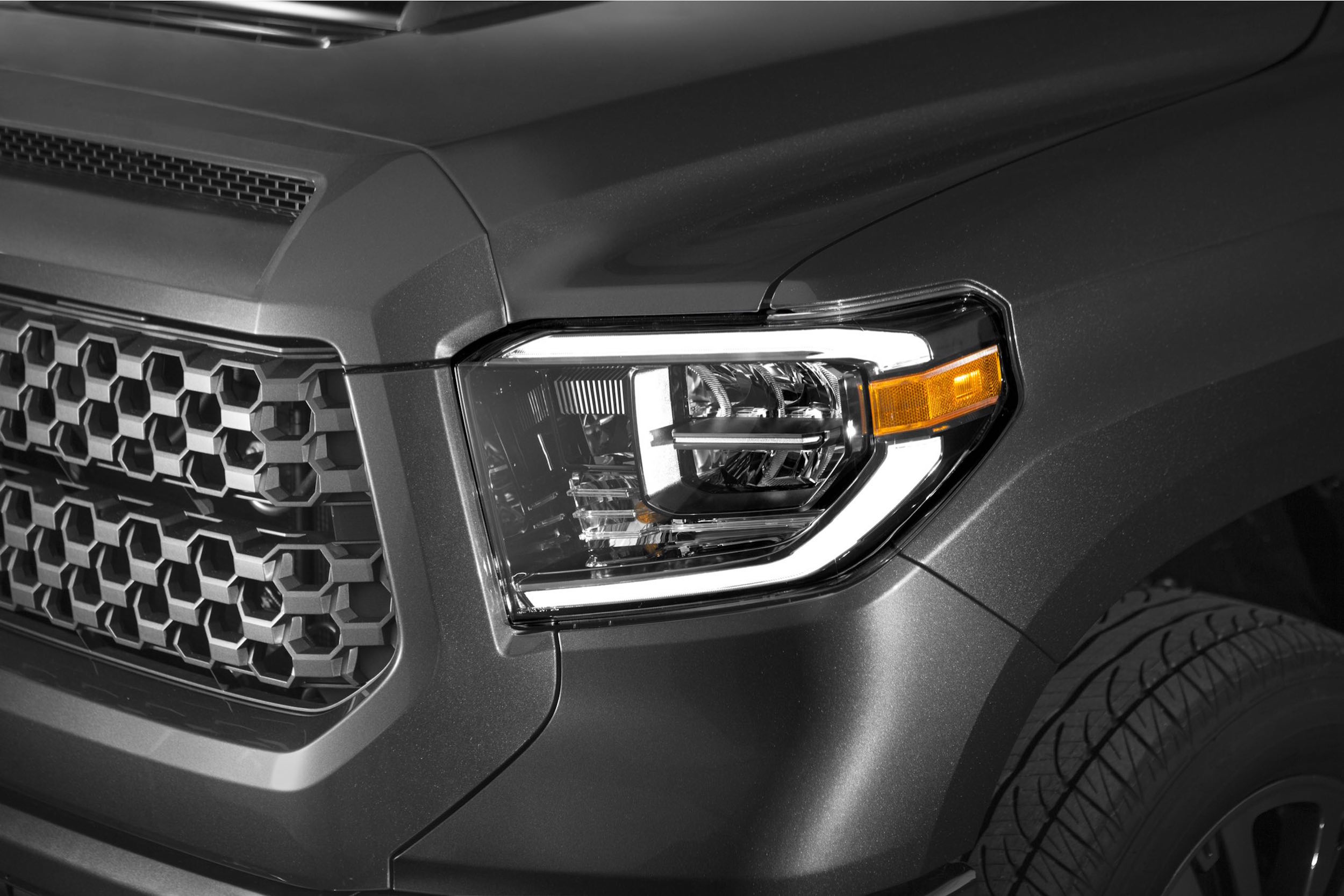 C6 195000LM 1300W LED Headlight Bulb Conversion Kit For 2014-2018 Toyota Tundra 