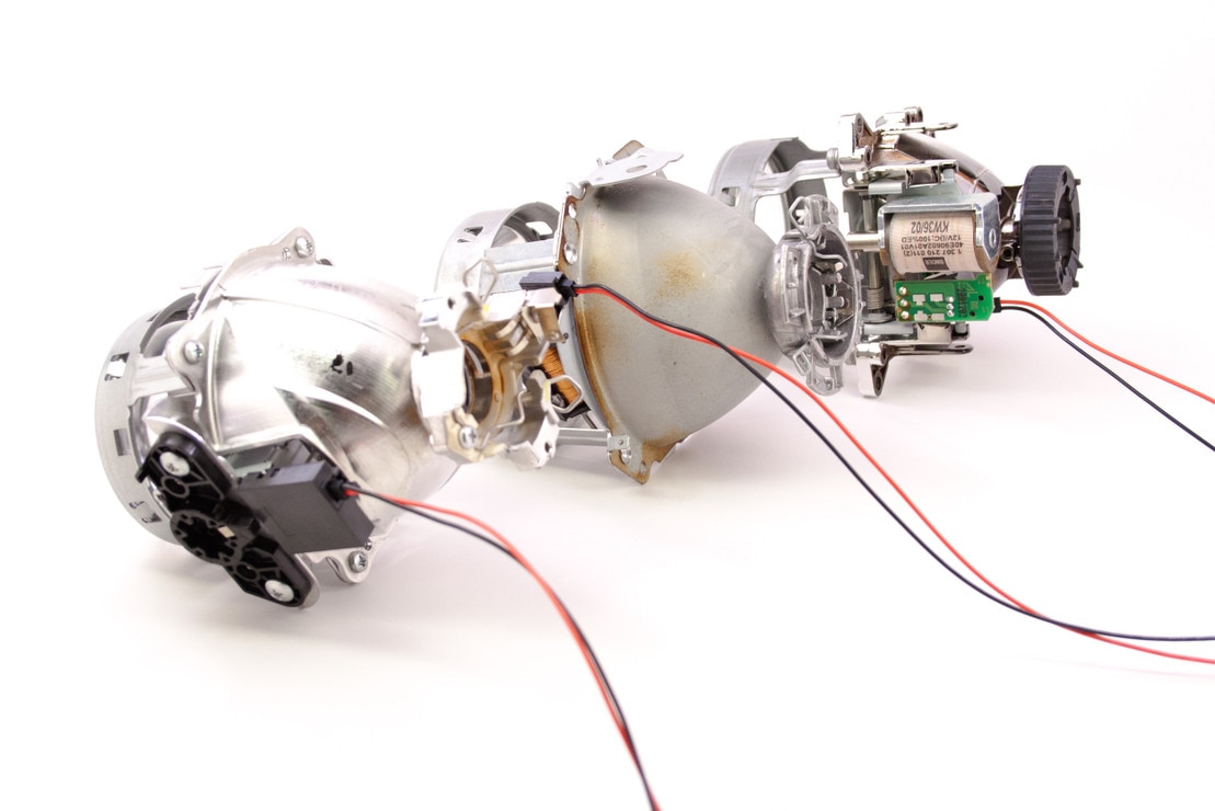 https://www.theretrofitsource.com/images/Item%20Images/27616.Universal_BiXenon_Solenoid_Pigtails.020.jpg?resizeh=740&resizeid=9&resizew=1109